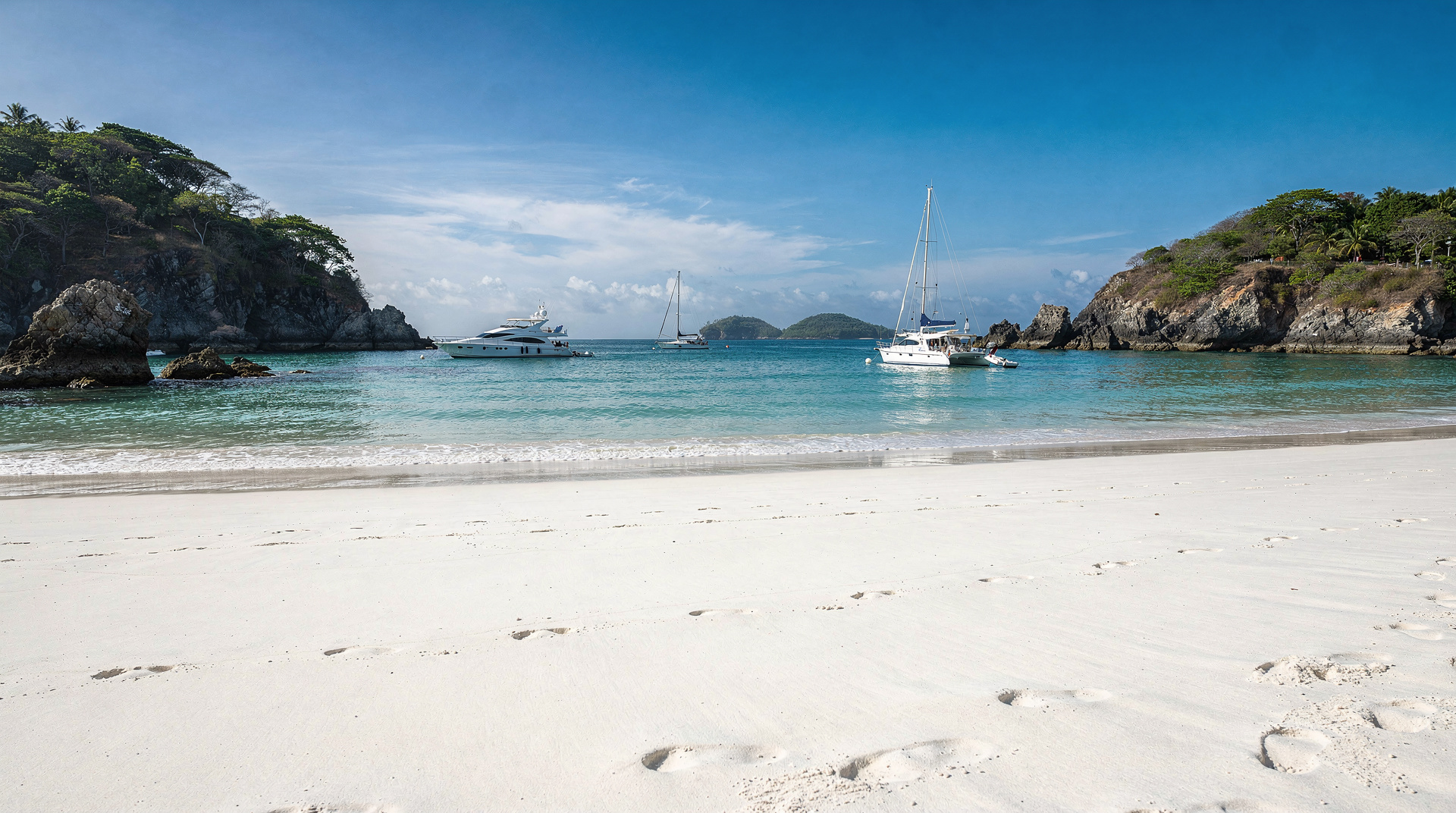 Playa Flamingo — white sand, yacht charters, and sport fishing in Guanacaste
