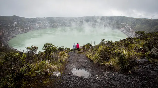 La Fortuna: waterfall, Arenal Volcano and hot springs tour